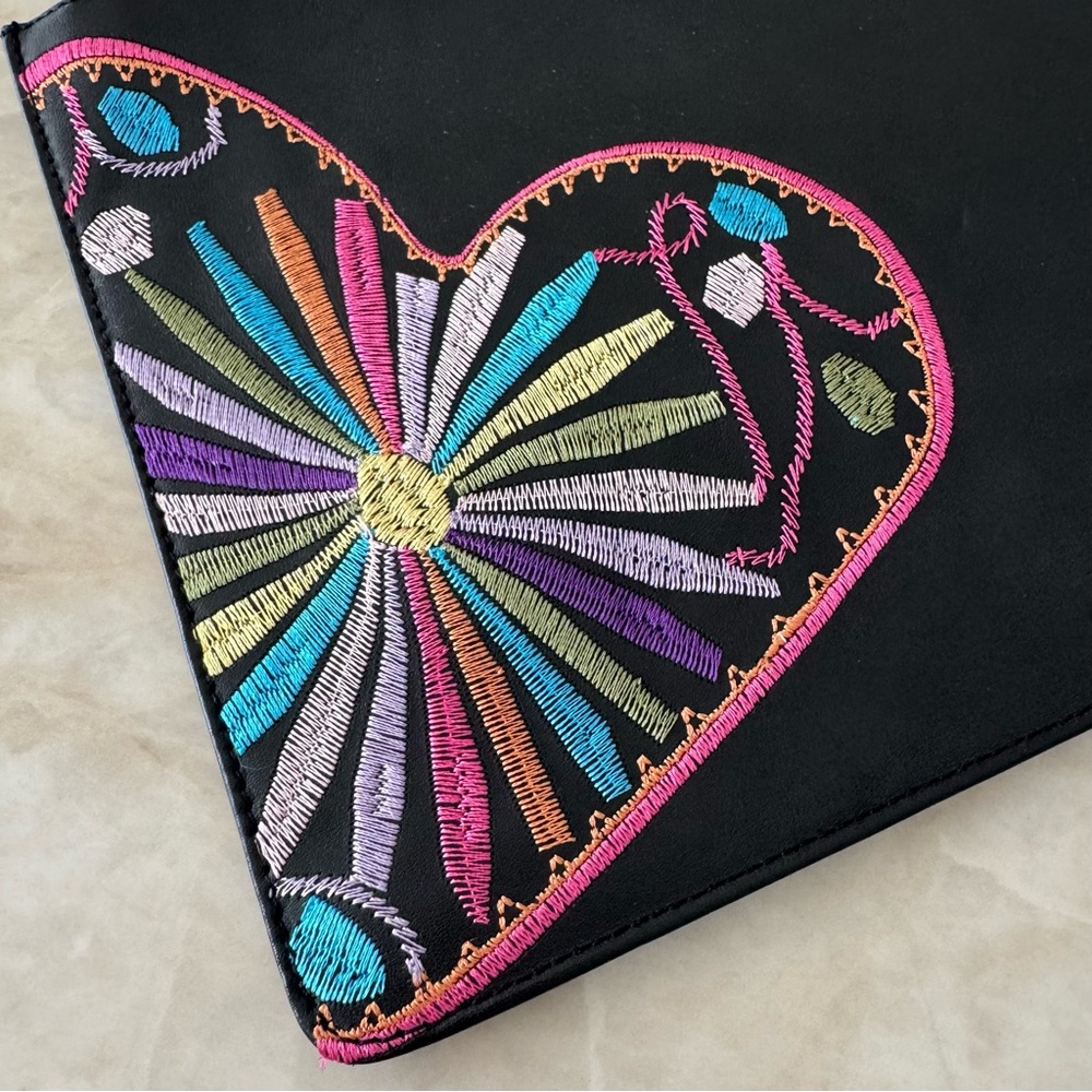 Pineda Covalin Leather Clutch Bag - Picture 3 of 14